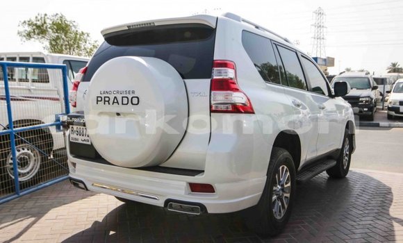 Acheter Import Voiture Toyota Prado Blanc à Import - Dubai, Grande Comore Acheter Import Voiture Toyota Prado Blanc à Import - Dubai, Grande Comore
