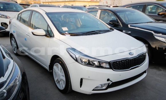 Acheter Import Voiture Kia Cerato Blanc à Import - Dubai, Grande Comore Acheter Import Voiture Kia Cerato Blanc à Import - Dubai, Grande Comore