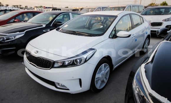 Acheter Import Voiture Kia Cerato Blanc à Import - Dubai, Grande Comore Acheter Import Voiture Kia Cerato Blanc à Import - Dubai, Grande Comore