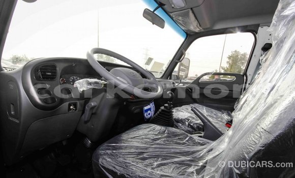 Acheter Import Voiture Hyundai Accent Blanc à Import - Dubai, Grande Comore Acheter Import Voiture Hyundai Accent Blanc à Import - Dubai, Grande Comore