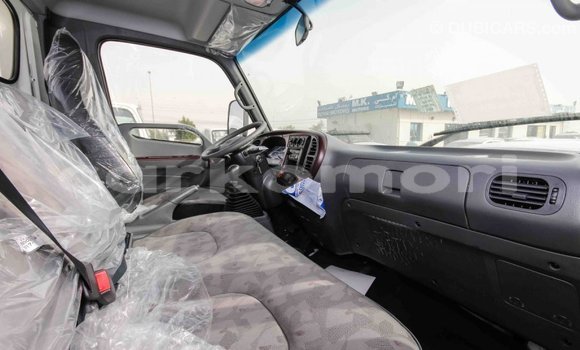Acheter Import Voiture Hyundai Accent Blanc à Import - Dubai, Grande Comore Acheter Import Voiture Hyundai Accent Blanc à Import - Dubai, Grande Comore