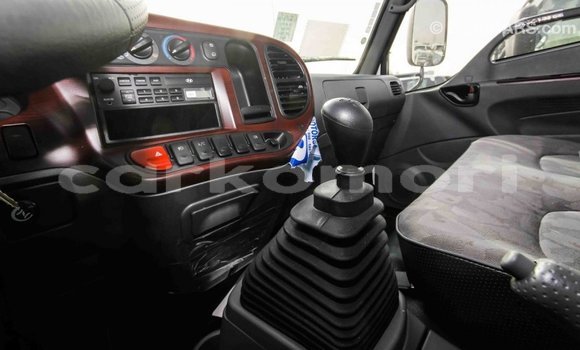 Acheter Import Voiture Hyundai Accent Blanc à Import - Dubai, Grande Comore Acheter Import Voiture Hyundai Accent Blanc à Import - Dubai, Grande Comore