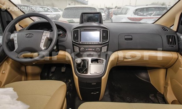 Acheter Import Voiture Hyundai Accent Blanc à Import - Dubai, Grande Comore Acheter Import Voiture Hyundai Accent Blanc à Import - Dubai, Grande Comore