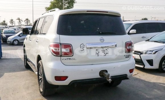 Acheter Import Voiture Nissan Patrol Blanc à Import - Dubai, Grande Comore Acheter Import Voiture Nissan Patrol Blanc à Import - Dubai, Grande Comore