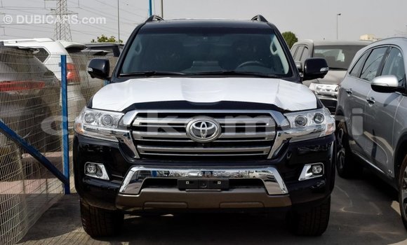 Acheter Import Voiture Toyota Land Cruiser Noir à Import - Dubai, Grande Comore Acheter Import Voiture Toyota Land Cruiser Noir à Import - Dubai, Grande Comore