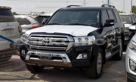 Acheter Import Voiture Toyota Land Cruiser Noir à Import - Dubai, Grande Comore Acheter Import Voiture Toyota Land Cruiser Noir à Import - Dubai, Grande Comore