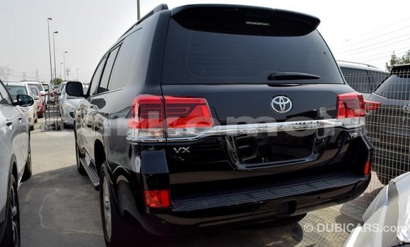 Acheter Import Voiture Toyota Land Cruiser Noir à Import - Dubai, Grande Comore Acheter Import Voiture Toyota Land Cruiser Noir à Import - Dubai, Grande Comore