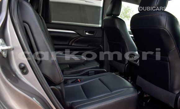 Acheter Import Voiture Toyota Highlander Autre à Import - Dubai, Grande Comore Acheter Import Voiture Toyota Highlander Autre à Import - Dubai, Grande Comore