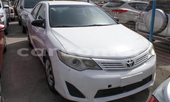 Acheter Import Voiture Toyota Camry Blanc à Import - Dubai, Grande Comore Acheter Import Voiture Toyota Camry Blanc à Import - Dubai, Grande Comore