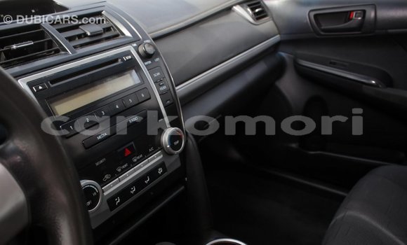 Acheter Import Voiture Toyota Camry Blanc à Import - Dubai, Grande Comore Acheter Import Voiture Toyota Camry Blanc à Import - Dubai, Grande Comore