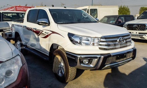 Acheter Import Voiture Toyota Hilux Blanc à Import - Dubai, Grande Comore Acheter Import Voiture Toyota Hilux Blanc à Import - Dubai, Grande Comore