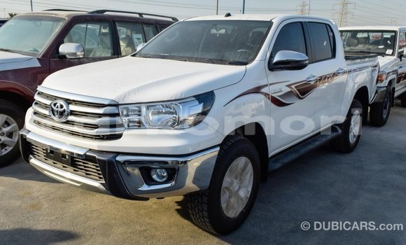 Acheter Import Voiture Toyota Hilux Blanc à Import - Dubai, Grande Comore Acheter Import Voiture Toyota Hilux Blanc à Import - Dubai, Grande Comore