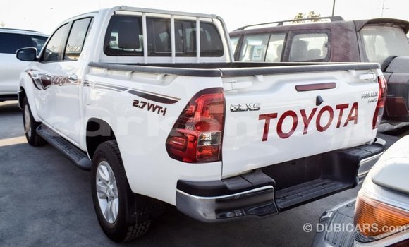 Acheter Import Voiture Toyota Hilux Blanc à Import - Dubai, Grande Comore Acheter Import Voiture Toyota Hilux Blanc à Import - Dubai, Grande Comore
