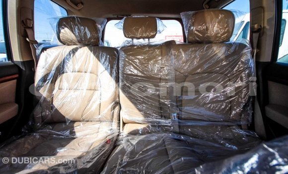 Acheter Import Voiture Toyota Land Cruiser Blanc à Import - Dubai, Grande Comore Acheter Import Voiture Toyota Land Cruiser Blanc à Import - Dubai, Grande Comore