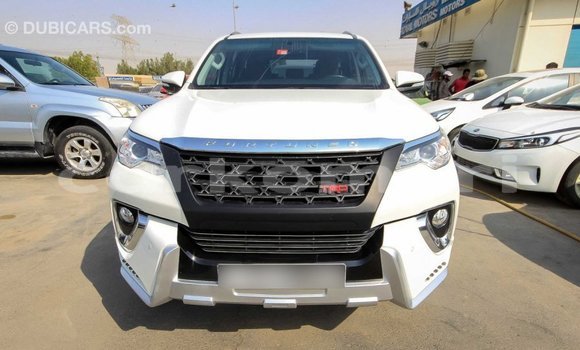 Acheter Import Voiture Toyota Fortuner Blanc à Import - Dubai, Grande Comore Acheter Import Voiture Toyota Fortuner Blanc à Import - Dubai, Grande Comore