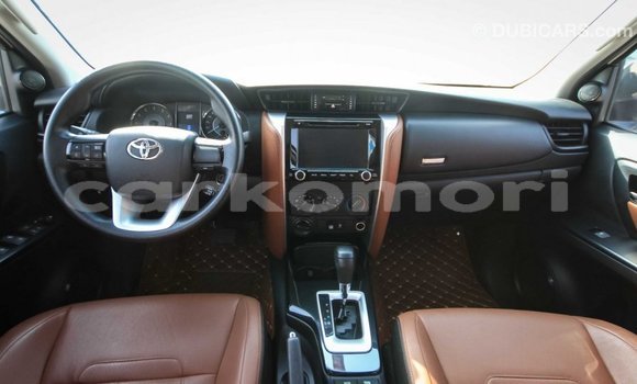 Acheter Import Voiture Toyota Fortuner Blanc à Import - Dubai, Grande Comore Acheter Import Voiture Toyota Fortuner Blanc à Import - Dubai, Grande Comore