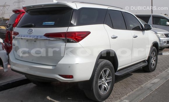 Acheter Import Voiture Toyota Fortuner Blanc à Import - Dubai, Grande Comore Acheter Import Voiture Toyota Fortuner Blanc à Import - Dubai, Grande Comore