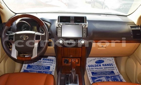 Acheter Import Voiture Toyota Prado Blanc à Import - Dubai, Grande Comore Acheter Import Voiture Toyota Prado Blanc à Import - Dubai, Grande Comore