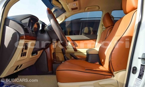 Acheter Import Voiture Toyota Prado Blanc à Import - Dubai, Grande Comore Acheter Import Voiture Toyota Prado Blanc à Import - Dubai, Grande Comore
