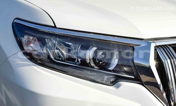 Acheter Import Voiture Toyota Prado Blanc à Import - Dubai, Grande Comore Acheter Import Voiture Toyota Prado Blanc à Import - Dubai, Grande Comore