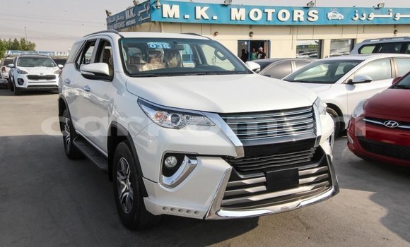 Acheter Import Voiture Toyota Fortuner Blanc à Import - Dubai, Grande Comore Acheter Import Voiture Toyota Fortuner Blanc à Import - Dubai, Grande Comore