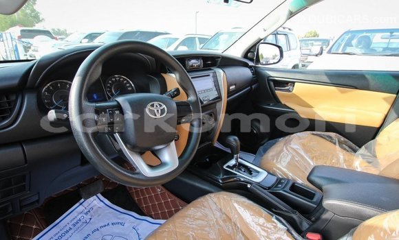 Acheter Import Voiture Toyota Fortuner Blanc à Import - Dubai, Grande Comore Acheter Import Voiture Toyota Fortuner Blanc à Import - Dubai, Grande Comore