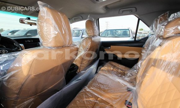 Acheter Import Voiture Toyota Fortuner Blanc à Import - Dubai, Grande Comore Acheter Import Voiture Toyota Fortuner Blanc à Import - Dubai, Grande Comore