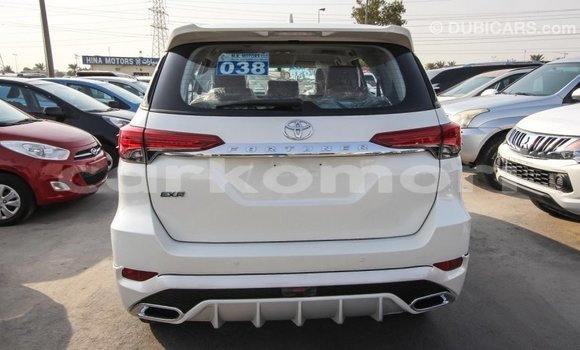 Acheter Import Voiture Toyota Fortuner Blanc à Import - Dubai, Grande Comore Acheter Import Voiture Toyota Fortuner Blanc à Import - Dubai, Grande Comore
