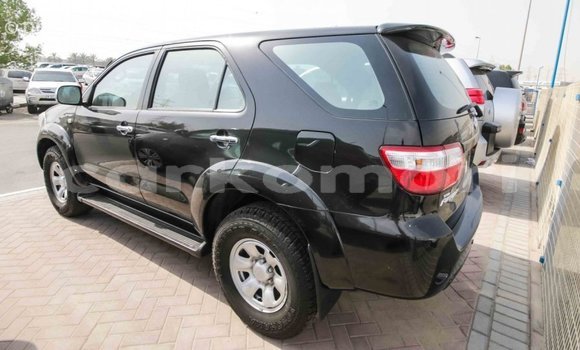 Acheter Import Voiture Toyota Fortuner Noir à Import - Dubai, Grande Comore Acheter Import Voiture Toyota Fortuner Noir à Import - Dubai, Grande Comore