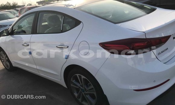 Acheter Import Voiture Hyundai Elantra Blanc à Import - Dubai, Grande Comore Acheter Import Voiture Hyundai Elantra Blanc à Import - Dubai, Grande Comore
