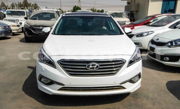 Acheter Import Voiture Hyundai Sonata Blanc à Import - Dubai, Grande Comore Acheter Import Voiture Hyundai Sonata Blanc à Import - Dubai, Grande Comore