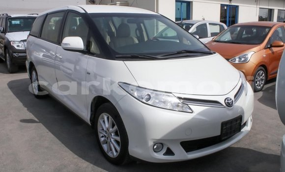 Acheter Import Voiture Toyota Previa Blanc à Import - Dubai, Grande Comore Acheter Import Voiture Toyota Previa Blanc à Import - Dubai, Grande Comore