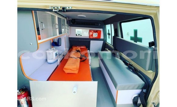 Buy Import Toyota Land Cruiser Beige Car in Import - Dubai in Great Comore Buy Import Toyota Land Cruiser Beige Car in Import - Dubai in Great Comore