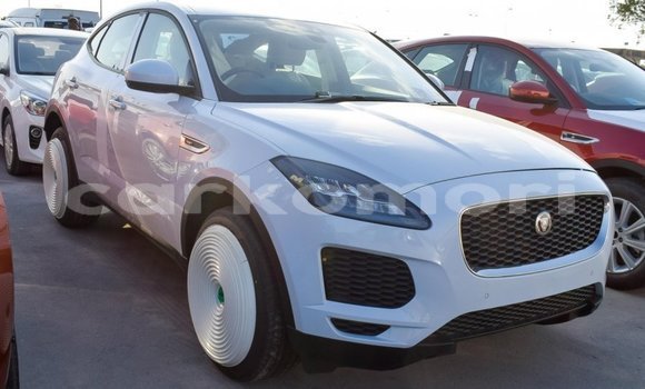 Acheter Import Voiture Jaguar E-Pace Blanc à Import - Dubai, Grande Comore