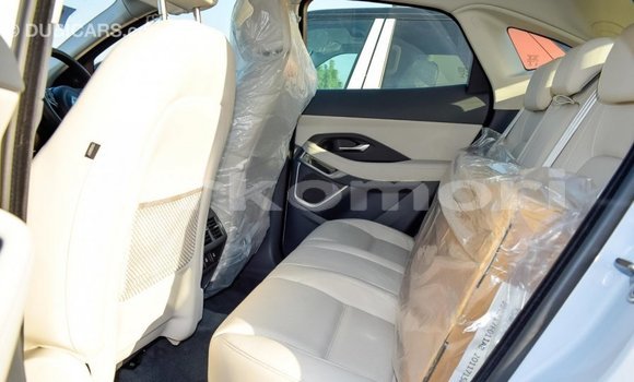 Acheter Import Voiture Jaguar E-Pace Blanc à Import - Dubai, Grande Comore Acheter Import Voiture Jaguar E-Pace Blanc à Import - Dubai, Grande Comore