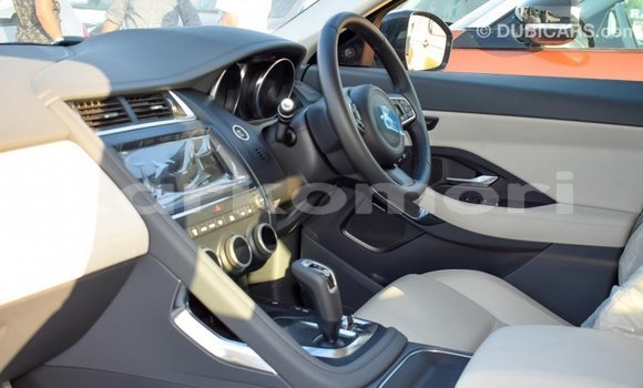 Acheter Import Voiture Jaguar E-Pace Blanc à Import - Dubai, Grande Comore Acheter Import Voiture Jaguar E-Pace Blanc à Import - Dubai, Grande Comore