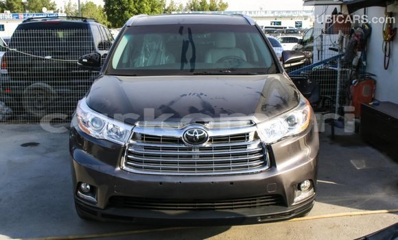 Acheter Import Voiture Toyota Highlander Autre à Import - Dubai, Grande Comore Acheter Import Voiture Toyota Highlander Autre à Import - Dubai, Grande Comore