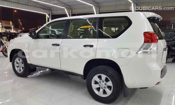 Acheter Import Voiture Toyota Prado Blanc à Import - Dubai, Grande Comore Acheter Import Voiture Toyota Prado Blanc à Import - Dubai, Grande Comore