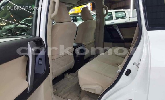 Acheter Import Voiture Toyota Prado Blanc à Import - Dubai, Grande Comore Acheter Import Voiture Toyota Prado Blanc à Import - Dubai, Grande Comore