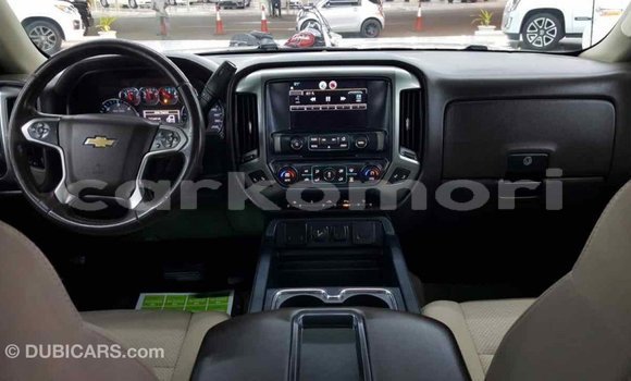 Acheter Import Voiture Chevrolet Silverado Blanc à Import - Dubai, Grande Comore Acheter Import Voiture Chevrolet Silverado Blanc à Import - Dubai, Grande Comore
