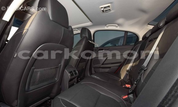 Acheter Import Voiture Jaguar XE Rouge à Import - Dubai, Grande Comore Acheter Import Voiture Jaguar XE Rouge à Import - Dubai, Grande Comore