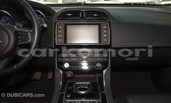 Acheter Import Voiture Jaguar XE Rouge à Import - Dubai, Grande Comore Acheter Import Voiture Jaguar XE Rouge à Import - Dubai, Grande Comore