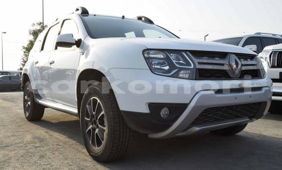 Acheter Import Voiture Renault Duster Blanc à Import - Dubai, Grande Comore