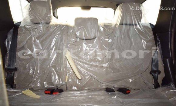 Acheter Import Voiture Renault Duster Blanc à Import - Dubai, Grande Comore Acheter Import Voiture Renault Duster Blanc à Import - Dubai, Grande Comore
