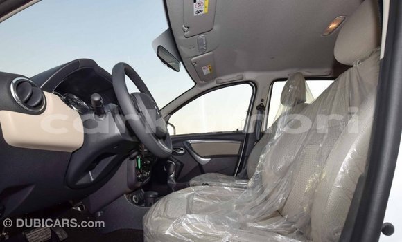Acheter Import Voiture Renault Duster Blanc à Import - Dubai, Grande Comore Acheter Import Voiture Renault Duster Blanc à Import - Dubai, Grande Comore