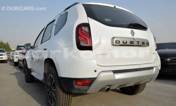 Acheter Import Voiture Renault Duster Blanc à Import - Dubai, Grande Comore Acheter Import Voiture Renault Duster Blanc à Import - Dubai, Grande Comore