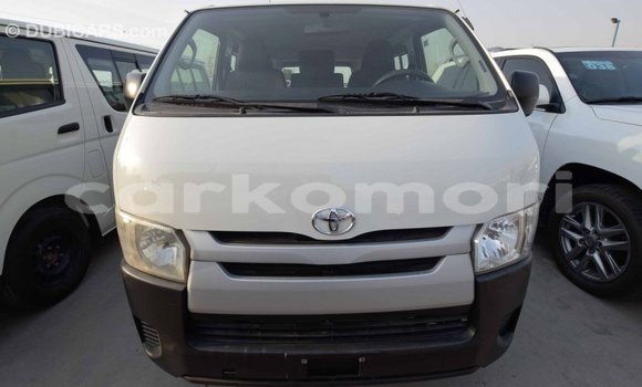 Acheter Import Voiture Toyota Hiace Blanc à Import - Dubai, Grande Comore Acheter Import Voiture Toyota Hiace Blanc à Import - Dubai, Grande Comore