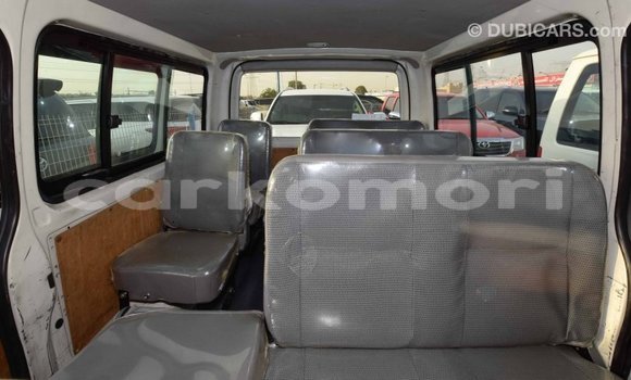 Acheter Import Voiture Toyota Hiace Blanc à Import - Dubai, Grande Comore Acheter Import Voiture Toyota Hiace Blanc à Import - Dubai, Grande Comore