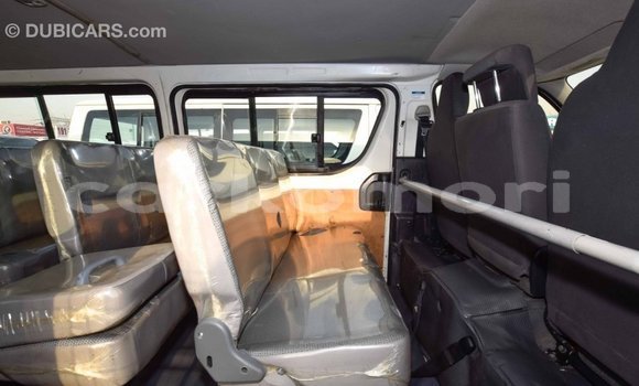 Acheter Import Voiture Toyota Hiace Blanc à Import - Dubai, Grande Comore Acheter Import Voiture Toyota Hiace Blanc à Import - Dubai, Grande Comore