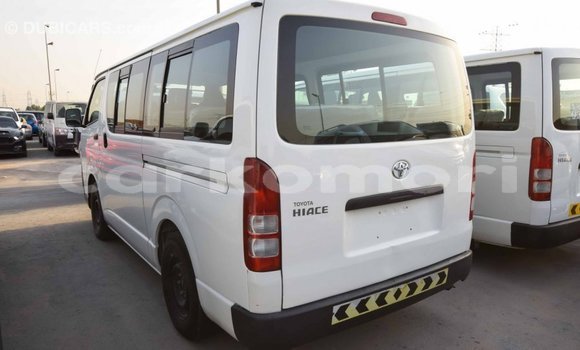 Acheter Import Voiture Toyota Hiace Blanc à Import - Dubai, Grande Comore Acheter Import Voiture Toyota Hiace Blanc à Import - Dubai, Grande Comore